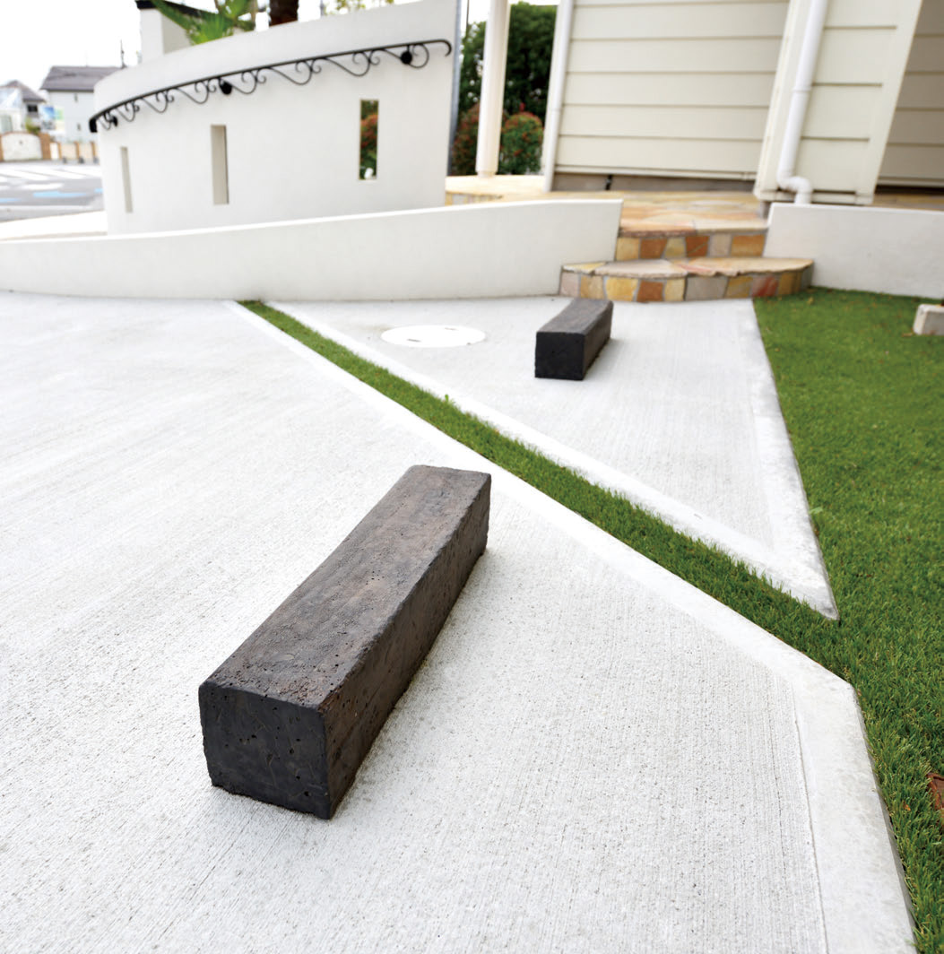 【コンクリート製車止め】「ウッディスリーパー 2本組セット」