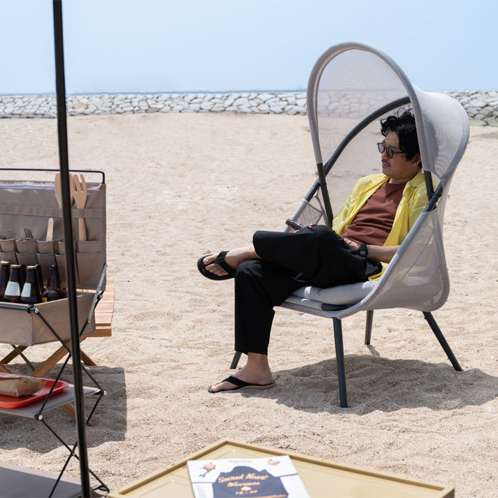 折りたたみ可能なガーデンチェア「日よけ付き フォールディングチェア リーラ」 クッション付き