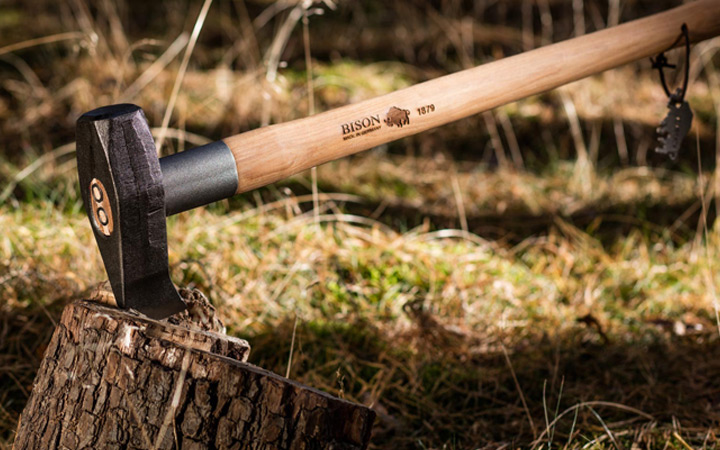 大型の薪割り斧 「BISON（バイソン） AXE 1879シリーズ スプリッティングハンマー」