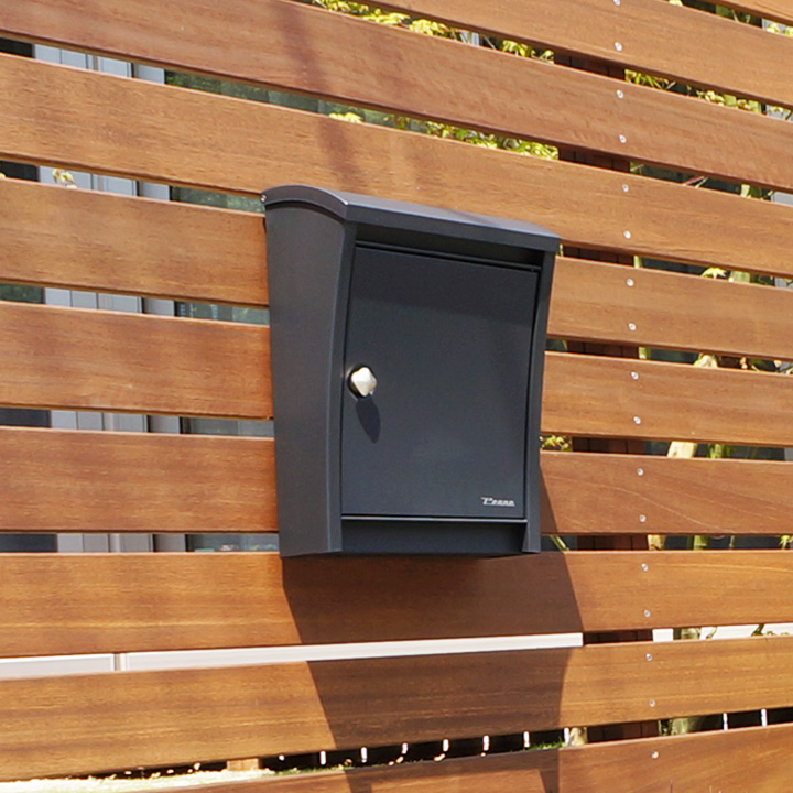 つまみに交換できる 壁掛ポスト 「ペンネ社 （Penne） 壁掛け郵便ポスト STEELY スティーリー （レバー付き）」