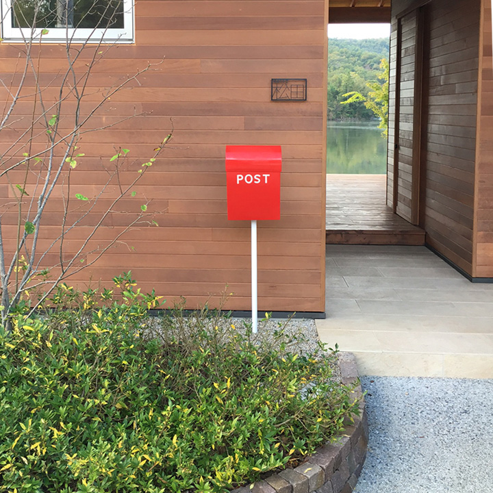 【訳あり品】「ブルカデザイン （Bruka Design） 北欧雑貨店のポストスタンド＜ホワイト＞」※ポスト別売り