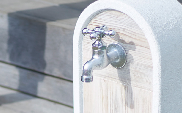 「横水栓 十字ハンドル シルバー」