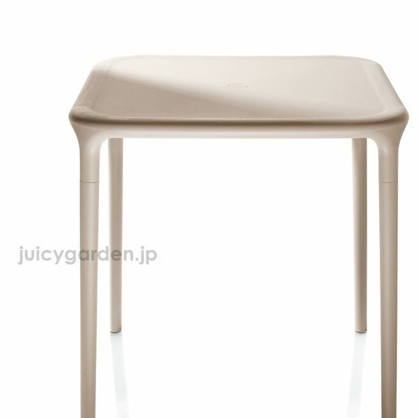 スタッキングテーブル「Magis（マジス） Air-Table（エアテーブル