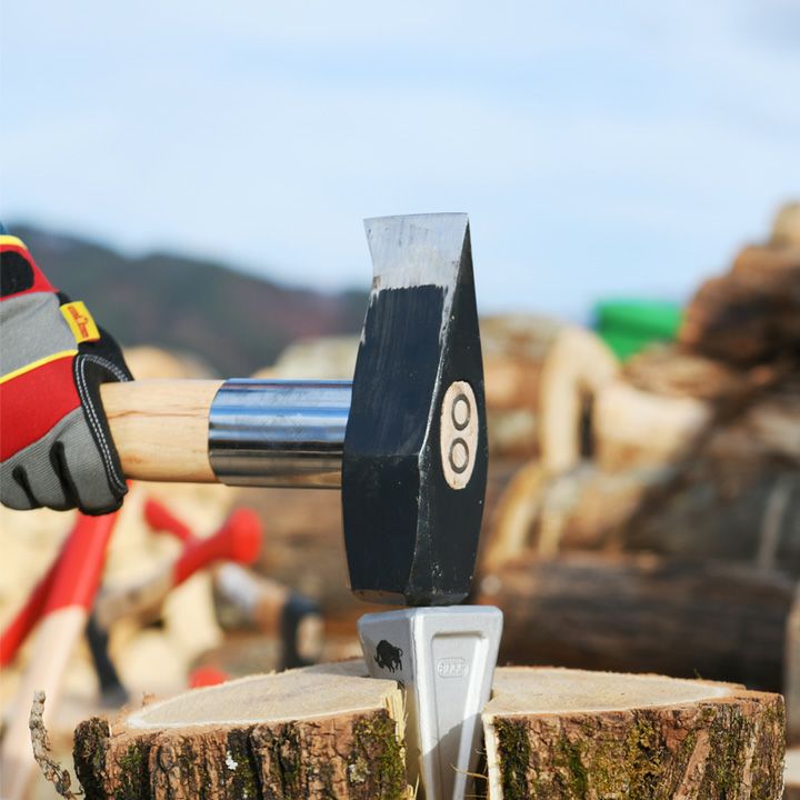 大型の薪割り斧 「BISON（バイソン） AXE PROFILINEシリーズ