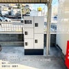 駐輪場に宅配ボックスが設置されている。宅配ボックスのカラーはホワイト。宅配ボックスのサイズH400×3段、H600×2段（2列）。